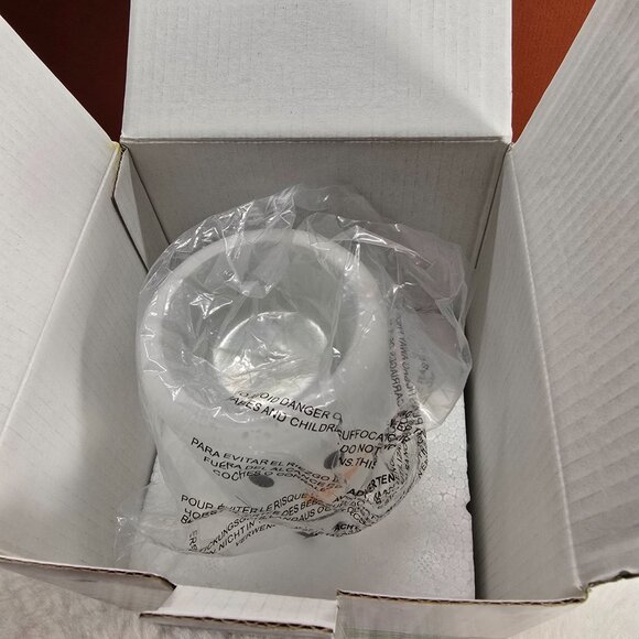 Scentsy FROSTY GLOW Wax Warmer Snowman Plug In Night Light Christmas Winter NEW - Picture 6 of 6